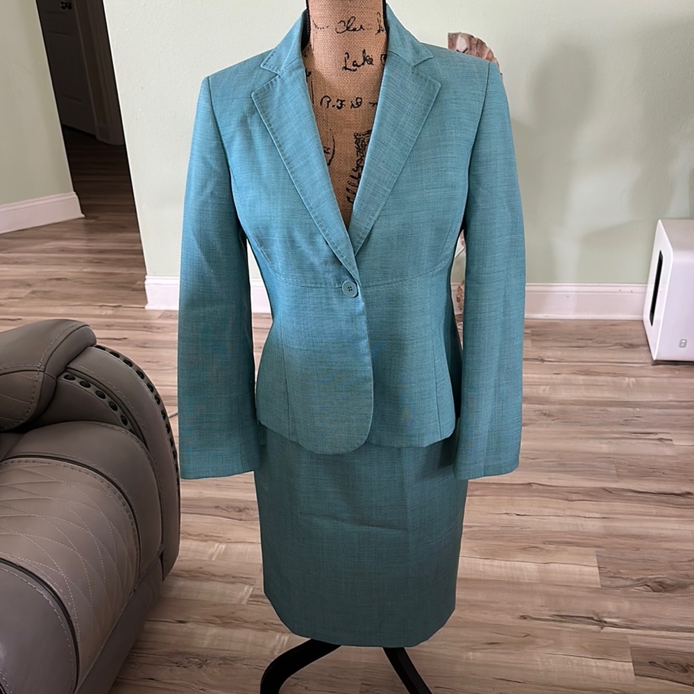 Kasper Teal Skirt Set. Good condition, Size 4P